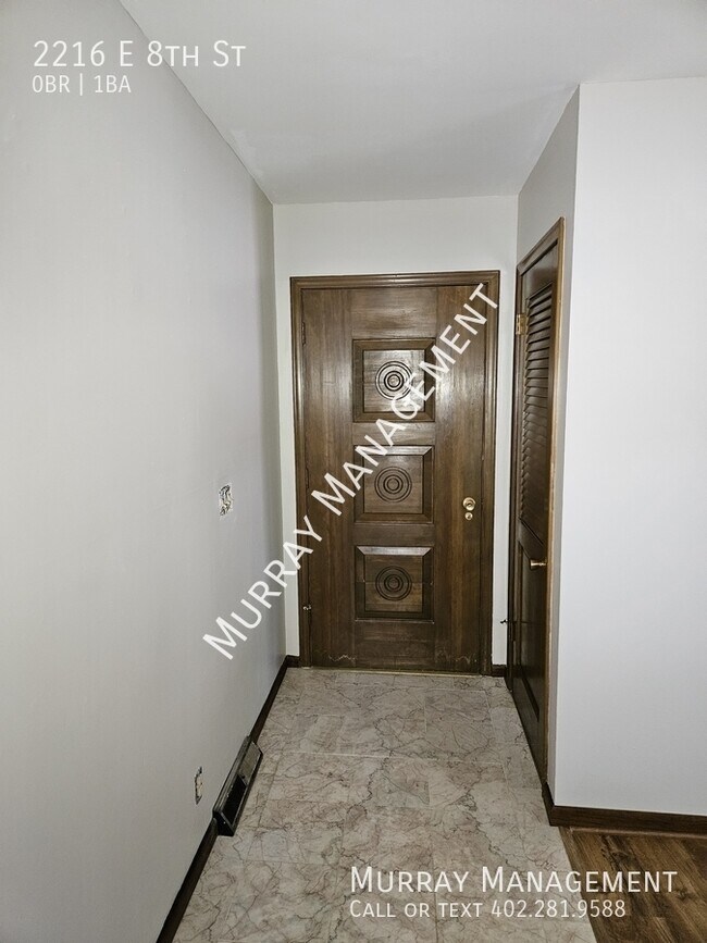 Foto del edificio - 2216 E 8th St