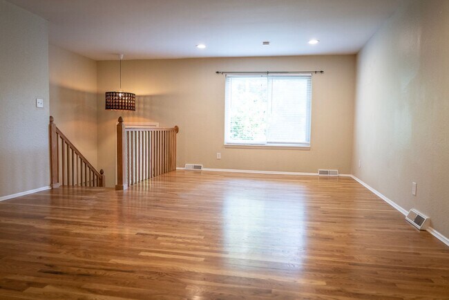 Building Photo - 75SW1007