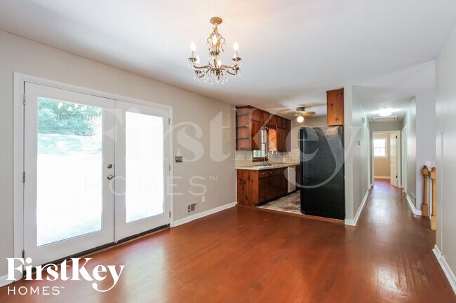 Foto del edificio - 2739 Sherlock Dr