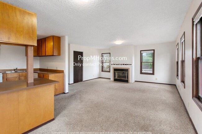 Building Photo - 1102 SE Umatilla St