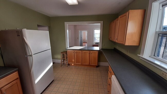 Building Photo - 311 S Aurora St