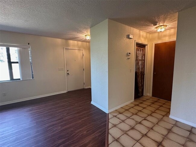 Building Photo - 706 Desota Ave