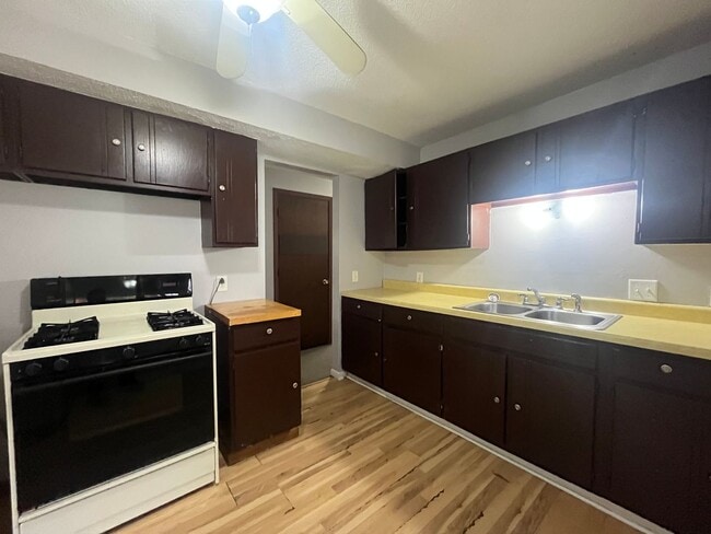 Foto del edificio - 6248-6250 45th St N