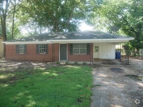 Building Photo - 3115 Mayfair Rd
