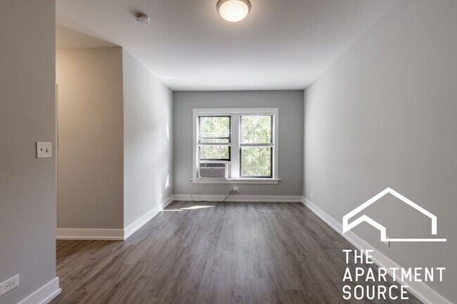 Foto del edificio - 703 W Brompton Ave