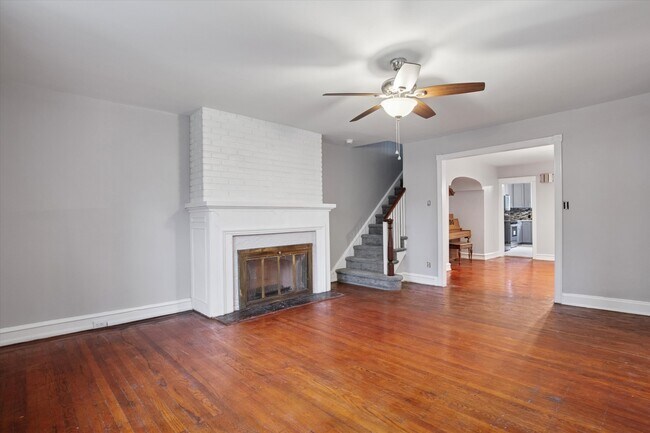 Building Photo - 8237 Brookside Rd
