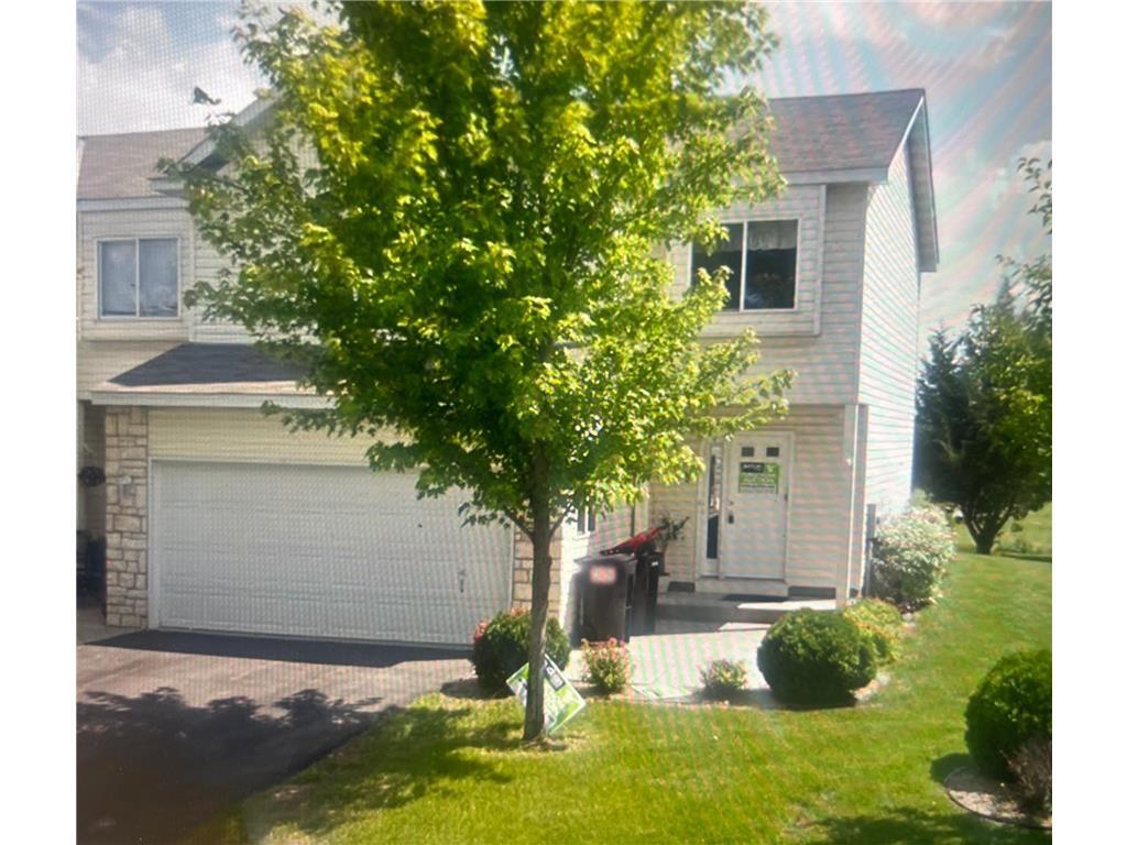 Foto principal - 700 Bradbury Cir