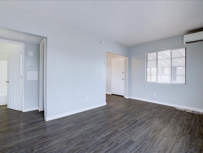Building Photo - 2116 N Forgeus Ave