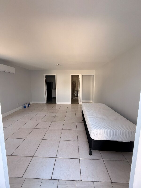 Foto del edificio - 826 Avenida Hermosa