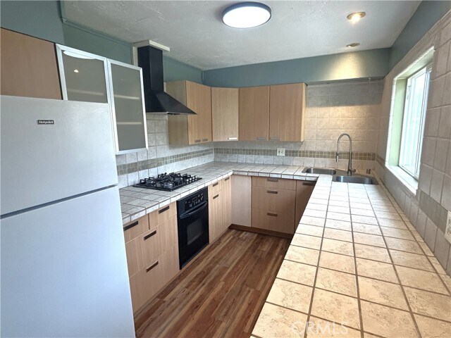 Foto del edificio - 811 Drake Ave