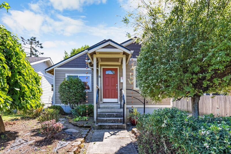 Primary Photo - 7204 N Central St