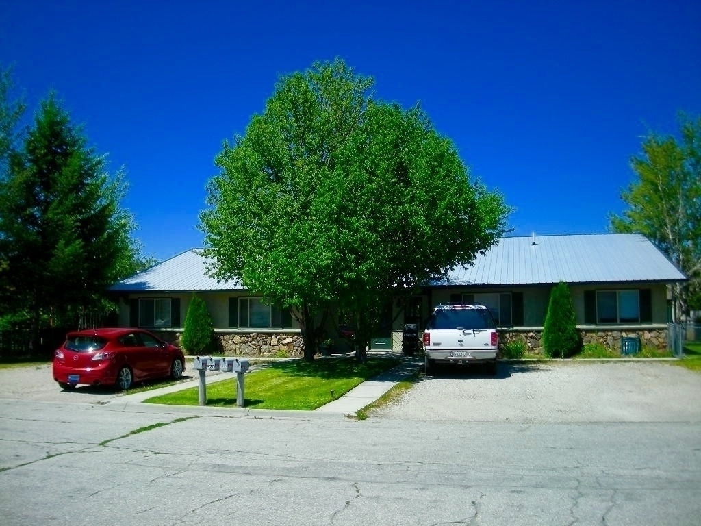 820 Parker Ave, Hamilton, MT 59840 Apartments in Hamilton, MT