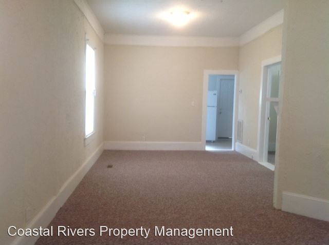 Foto del edificio - 2 br, 1 bath House - 117 E. 8th St.
