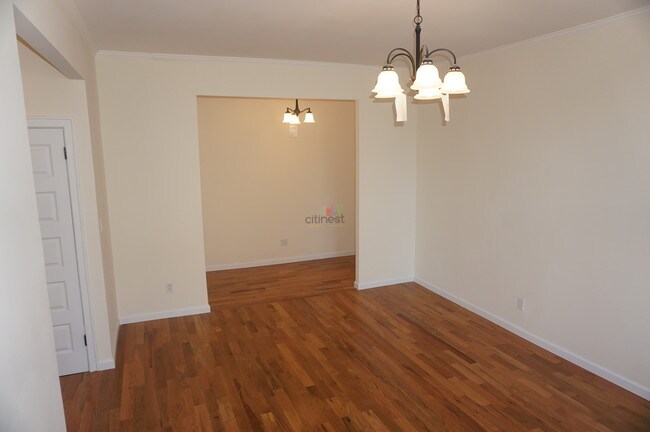 Building Photo - 476 74th St
