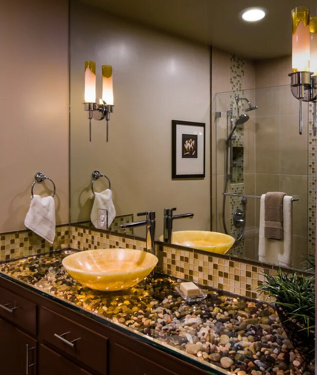 Foto del edificio - Elegant 6BR/3BA Home in Cupertino Monta Vista School District