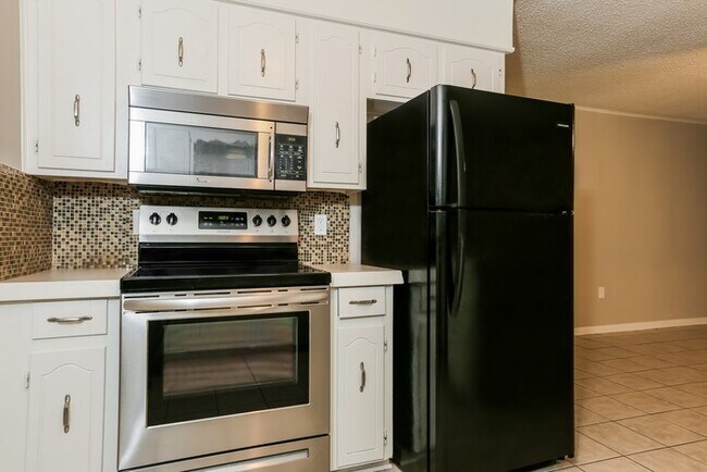 Foto del edificio - 8707 Oakhaven Dr