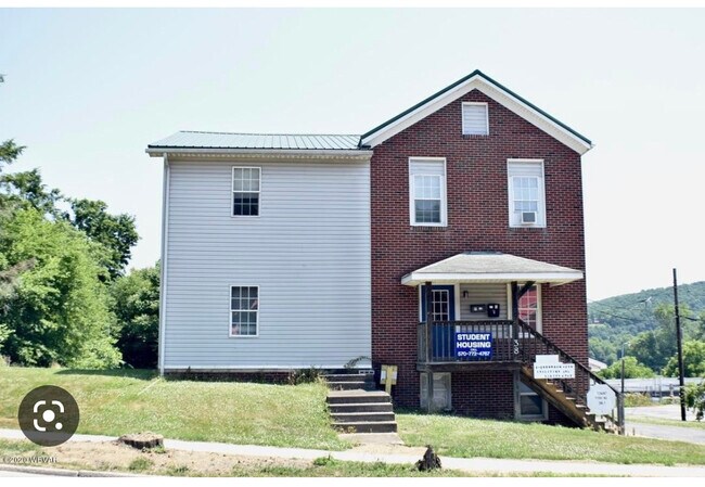 Building Photo - 38 Susquehanna Ave