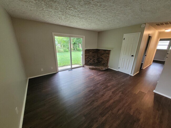 Foto del edificio - 5707 Gateway Dr