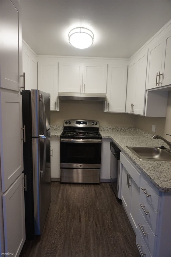 2 br, 1 bath - 1025 35th Ave Apt 12 Apt 12 - 2 br, 1 bath  - 1025 35th Ave Apt 12 Apt 12