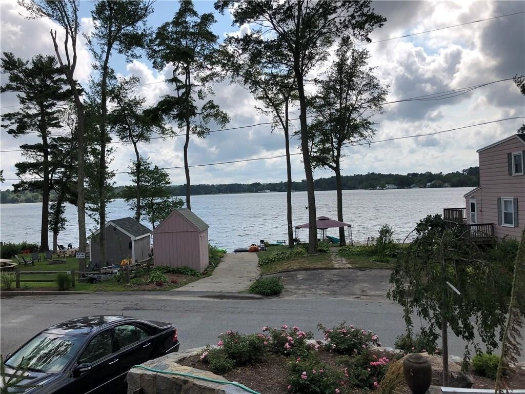 Primary Photo - 10 E Shore Dr