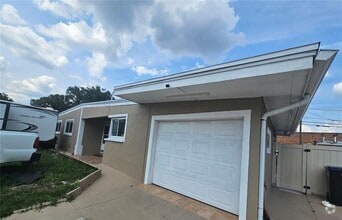 Building Photo - 419 Faber Dr