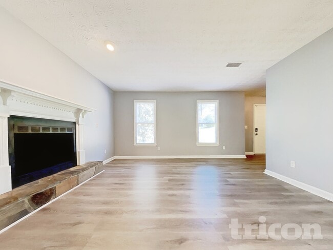 Building Photo - 1372 Inman Ct