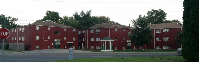 Vista frontal desde Cleveland Ave - Columbus Apartel