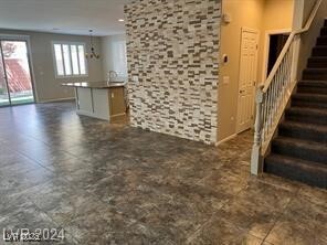 Foto del edificio - 5561 Pinecroft Dr