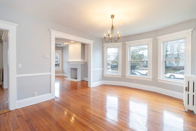 Building Photo - 1094 Iranistan Ave