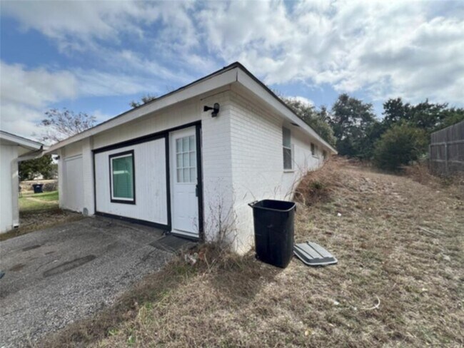 Foto del edificio - 128 Skyview Terrace