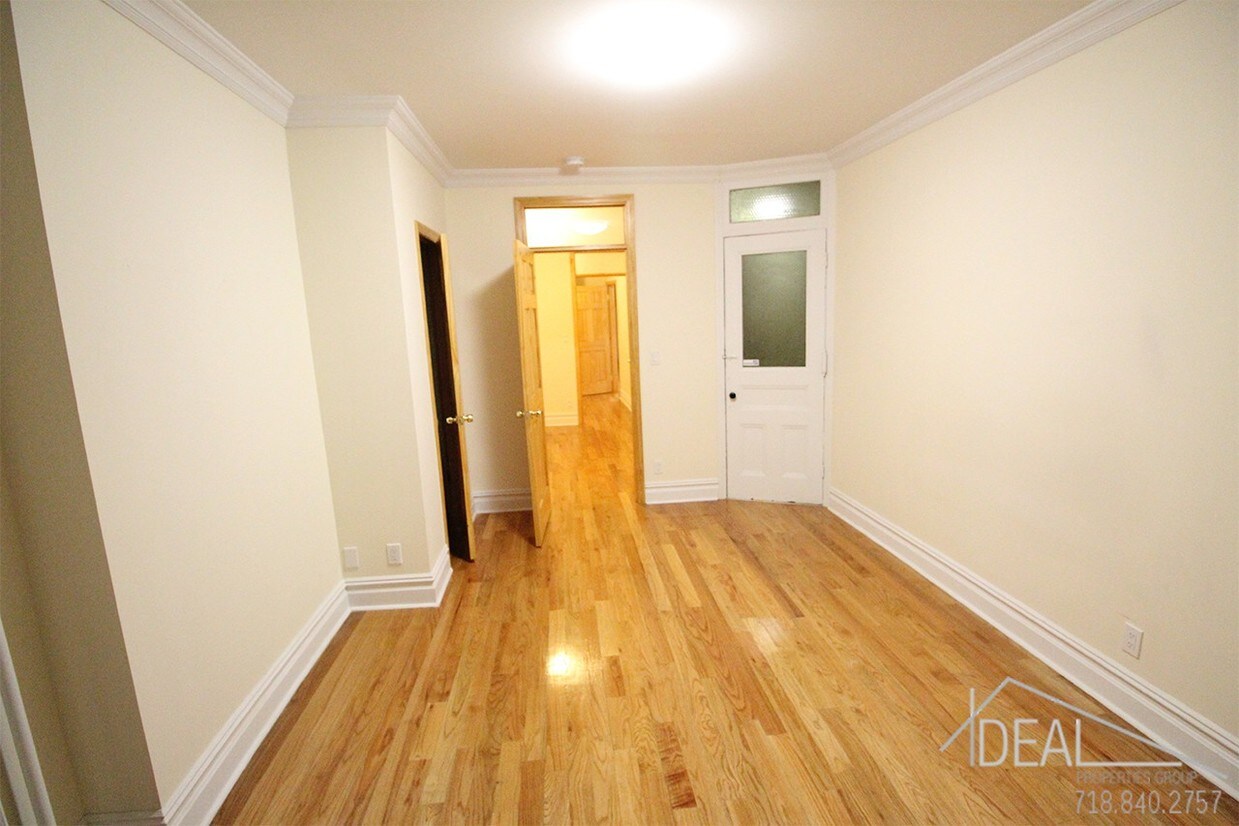 Foto principal - 1203 8th Ave