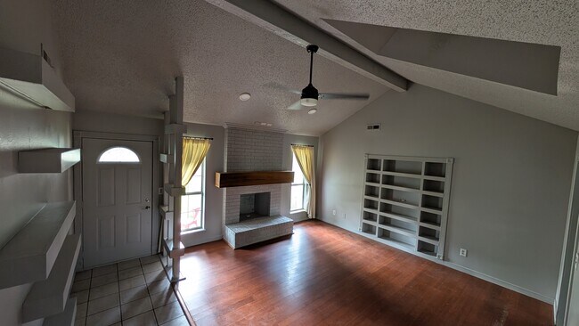 Building Photo - 3065 N Quail Creek Dr