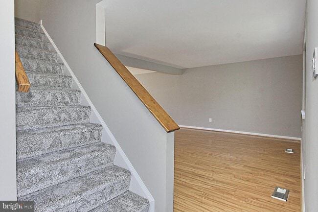 Building Photo - 1104 Clarke St