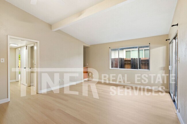 Foto del edificio - 4911 Douvan Ct