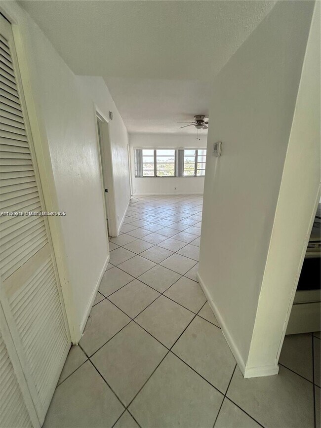 Foto del edificio - 330 SE 2nd St