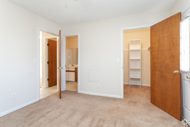 1BR, 1BA - 602SF - Dormitorio - Whitebridge Apartments