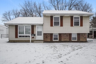 Building Photo - 882 Belford Ave