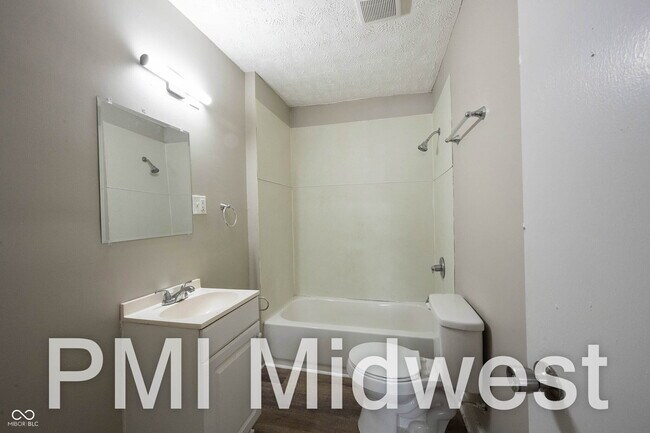 Foto del edificio - 2932 N Dearborn St