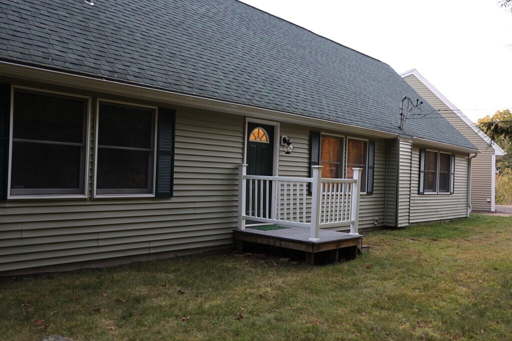 61 Molasses Hill Rd Unit 1, Brookfield, MA 01506 Room for Rent in