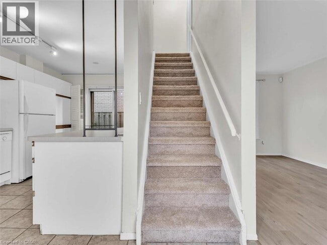 Building Photo - 61 High St