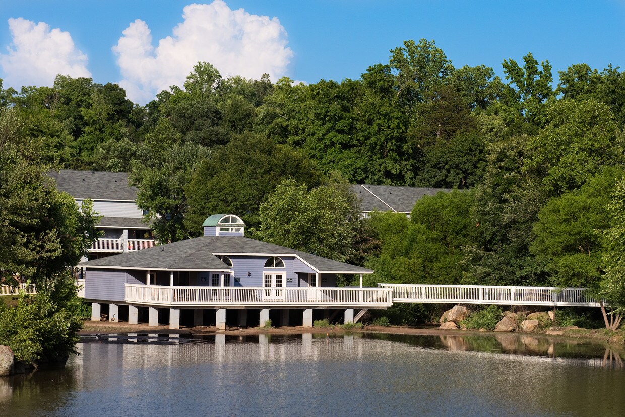 Lakeside Place 15 Villa Rd Greenville, SC