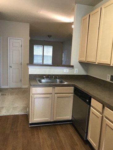 Building Photo - 42530 Mayflower Terrace
