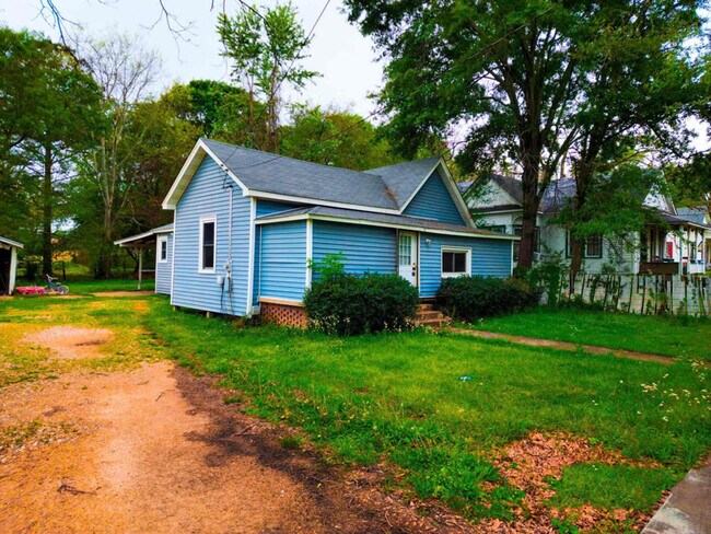 Foto del edificio - 215 N Magnolia St