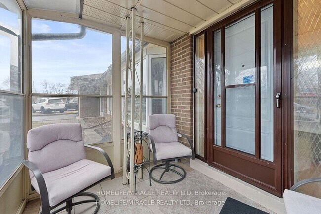 Photo du bâtiment - 85 Autumn Blvd