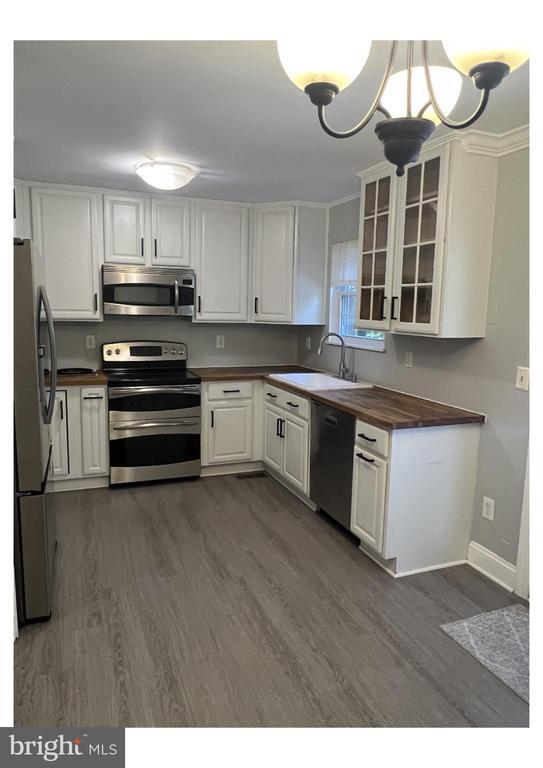 Foto del edificio - 940 Ivy Trail