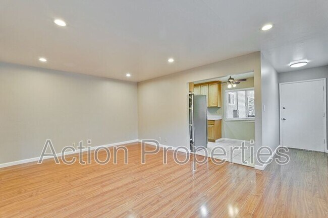 Foto del edificio - 685 Foxtail Dr