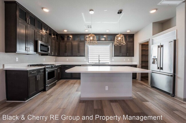 Foto del edificio - 3 br, 2.5 bath House - 8115 Carpenter Cree...