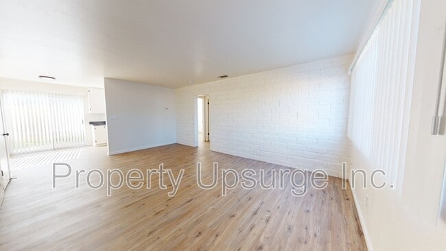 Building Photo - 1710 Bruce Dr