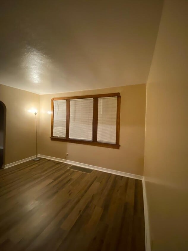 Foto principal - 6800 Fullerton Ave