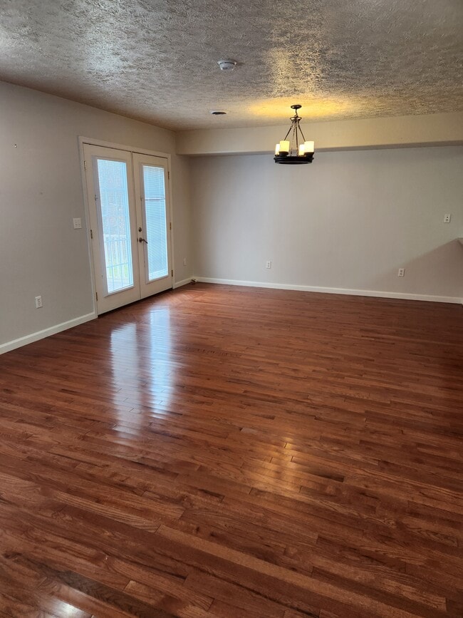 Foto del edificio - 28 Holler Rd